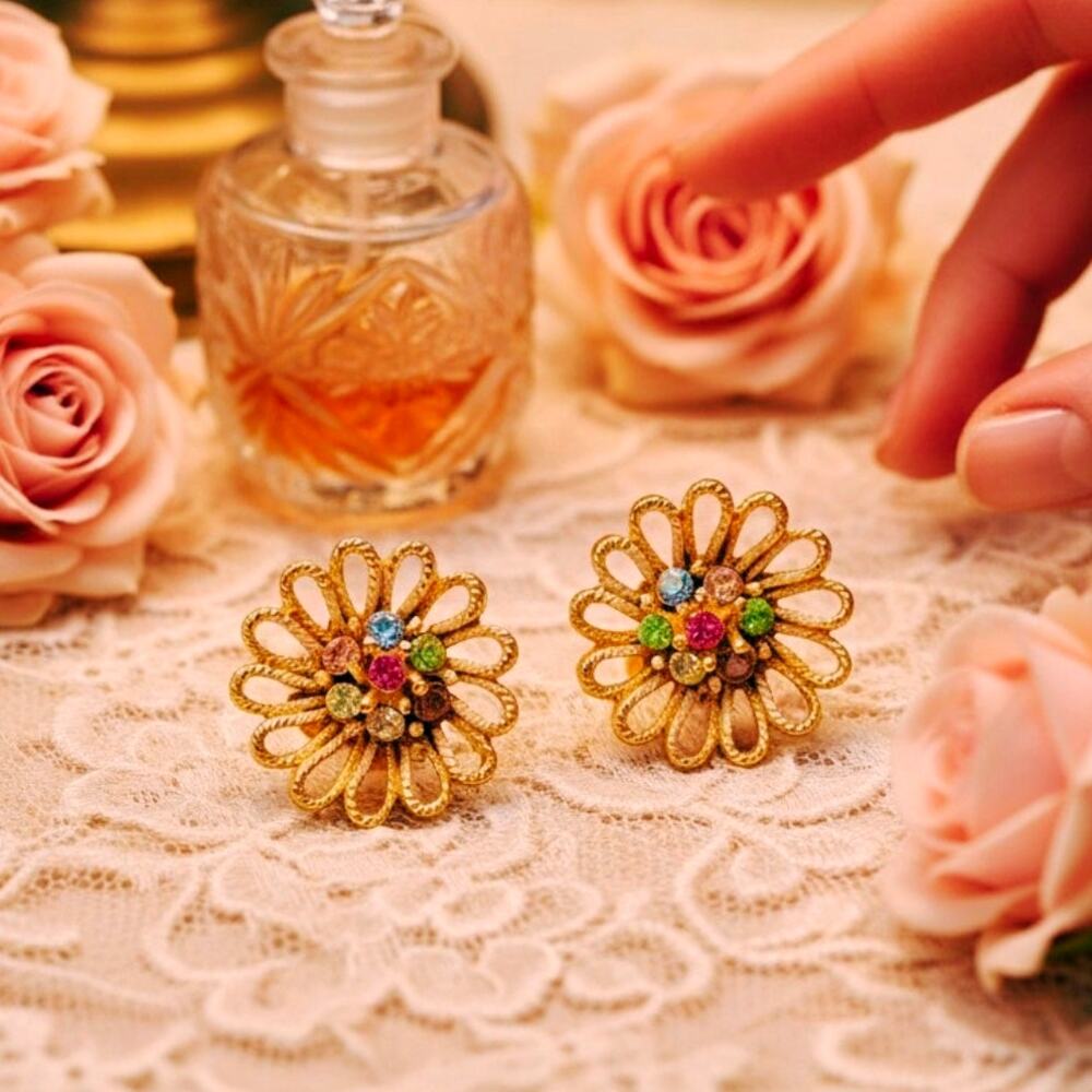 Vintage 1940s Gold Filigree Flower Clip Earrings | Rhinestone Floral